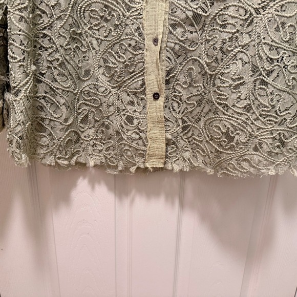 POL Lace Crochet Raw Hem Distressed Button Down Shirt Green Size S - Picture 4 of 14
